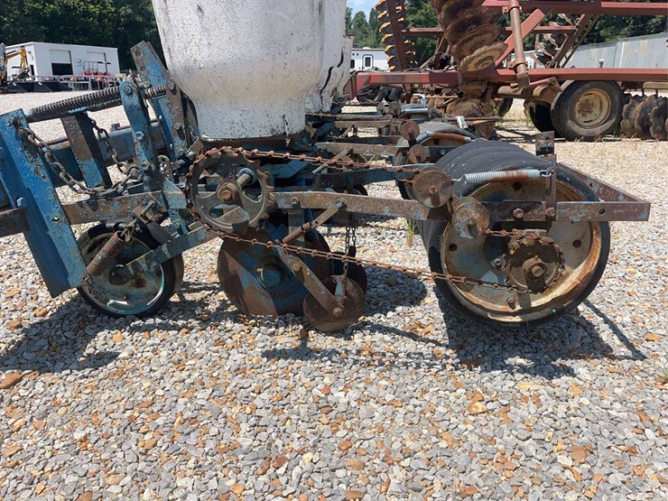 ford-4-row-burch-planter-image-5