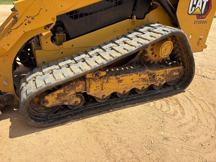 2020-caterpillar-299d3-image-19