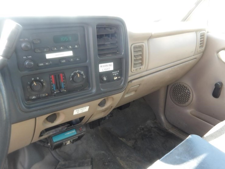 2005-chevrolet-silverado-3500-image-23