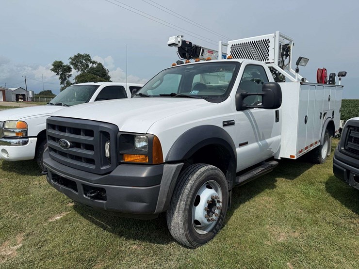 2007-ford-f550-image-21
