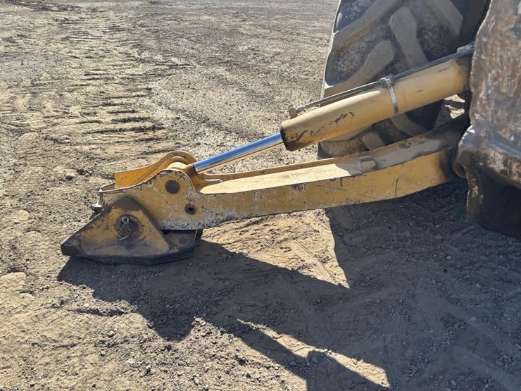 2007-deere-410j-image-28