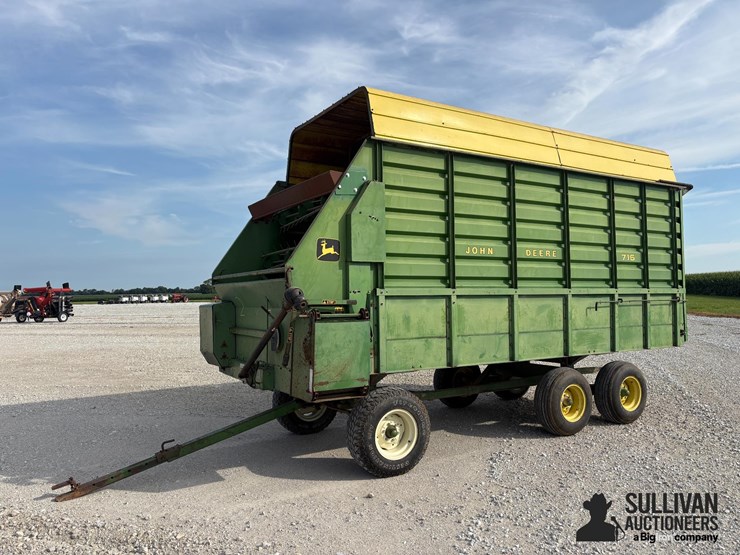 john-deere-716-image-1