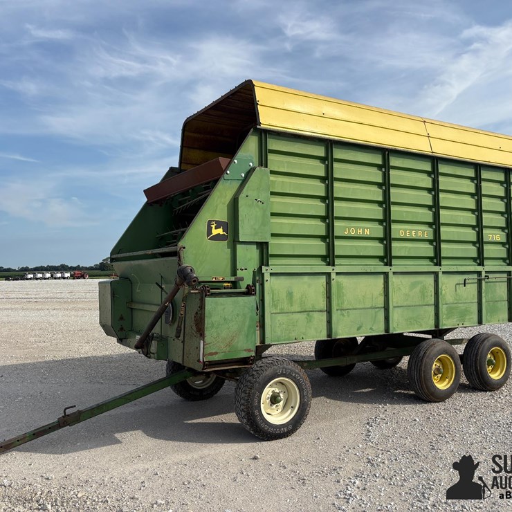 JOHN DEERE 716