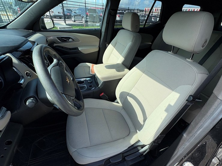 2022-chevrolet-traverse-image-10