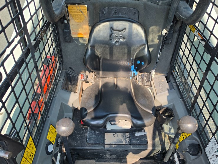 2023-bobcat-t770-image-21