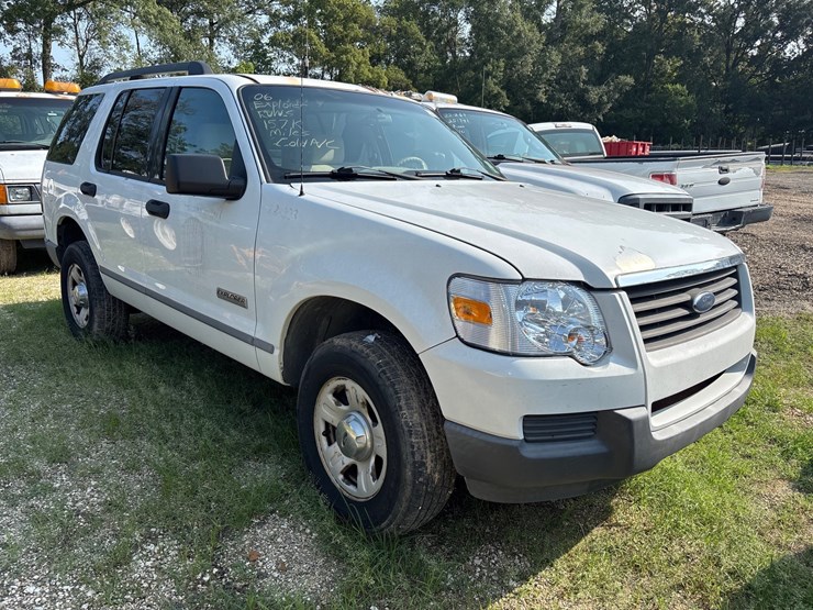 2006-ford-explorer-image-4