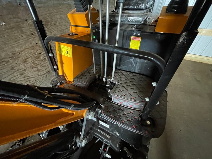 #9731-•-future-mini-excavator-image-23