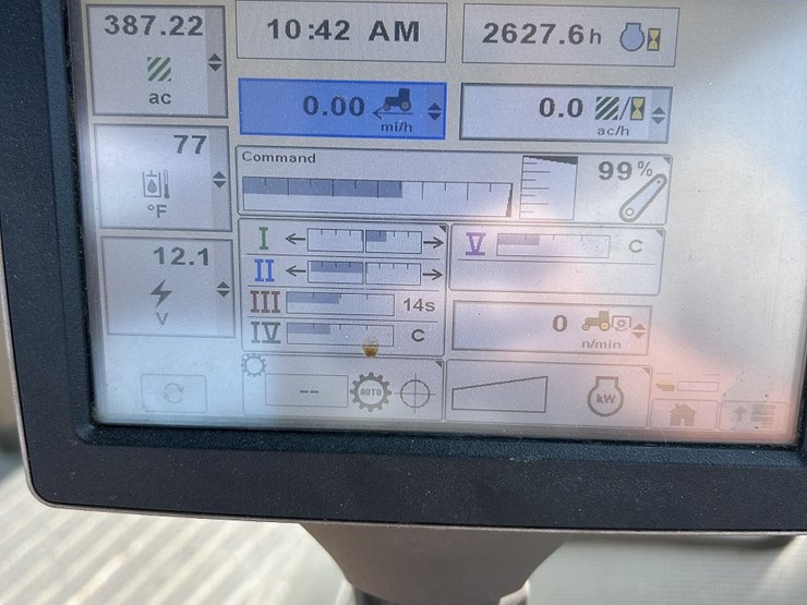 2013-john-deere-8285r-image-22