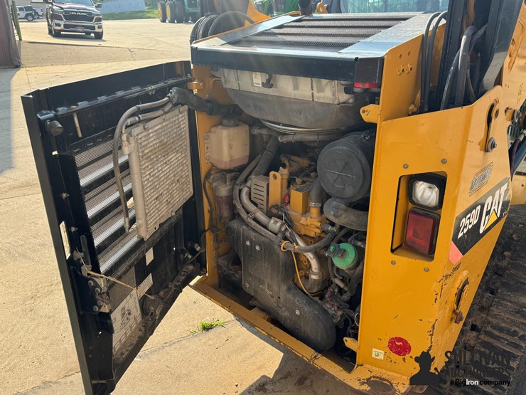 2014-caterpillar-259d-image-20