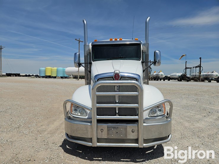 2014-kenworth-t660-image-2