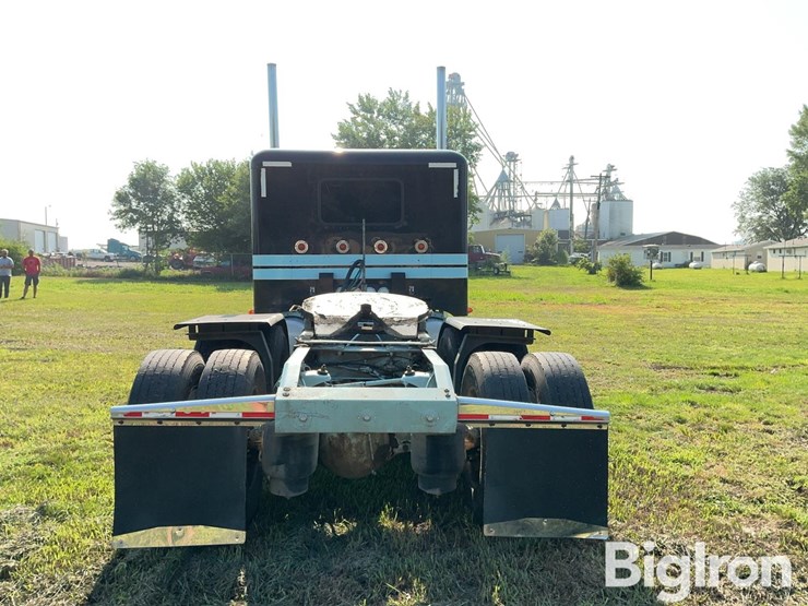 2017-peterbilt-389-image-6