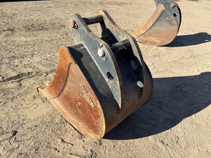 24"-central-fabricators-backhoe-bucket-image-4
