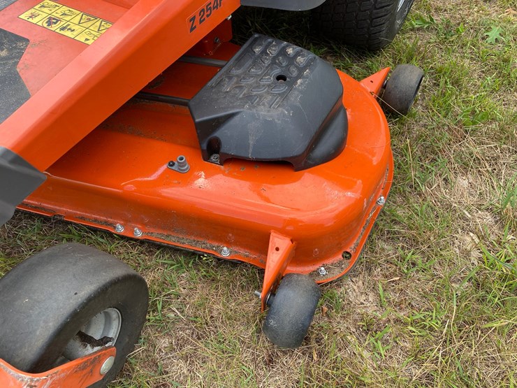 #7956-•-husqvarna-z254f-zero-turn-lawn-mower-image-18
