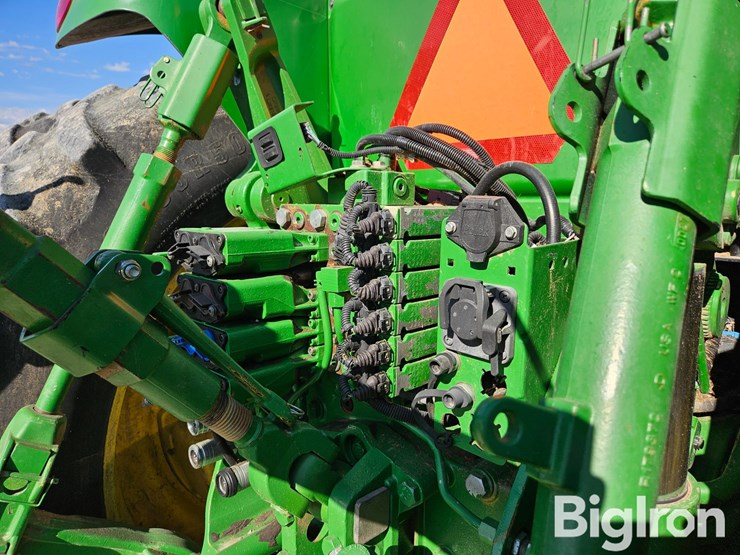 2010-john-deere-8295r-image-18