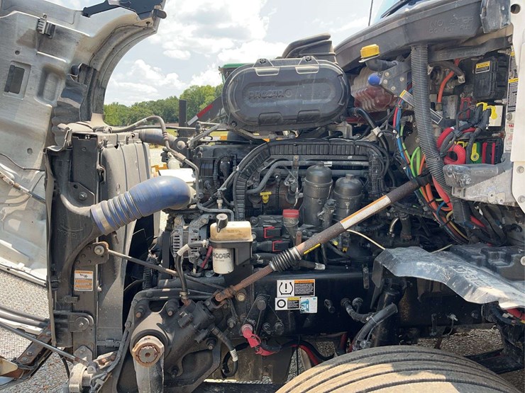2022-kenworth-t680-image-37