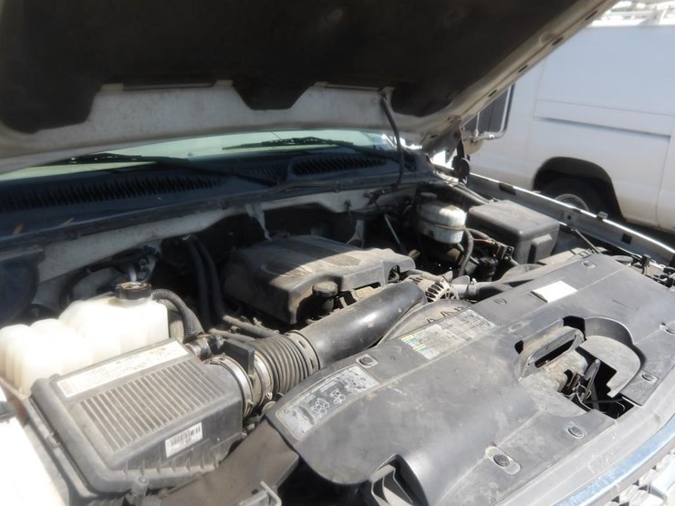 2005-chevrolet-silverado-3500-image-10