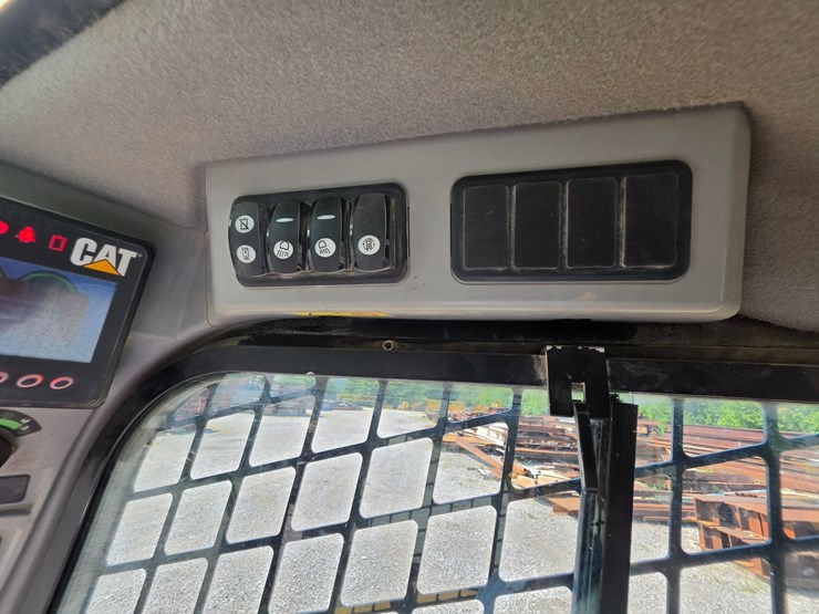 2016-caterpillar-289d-image-25