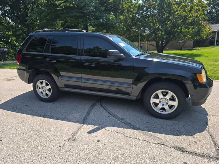 2009-jeep-grand-cherokee-image-16