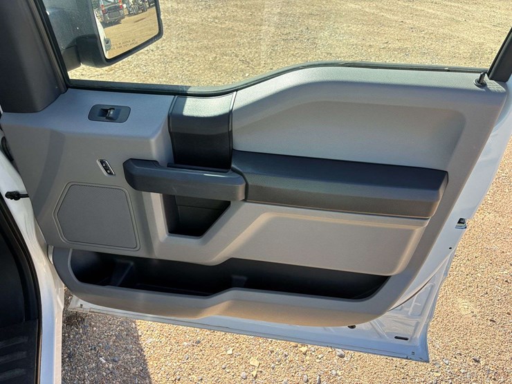 2017-ford-f150-image-26