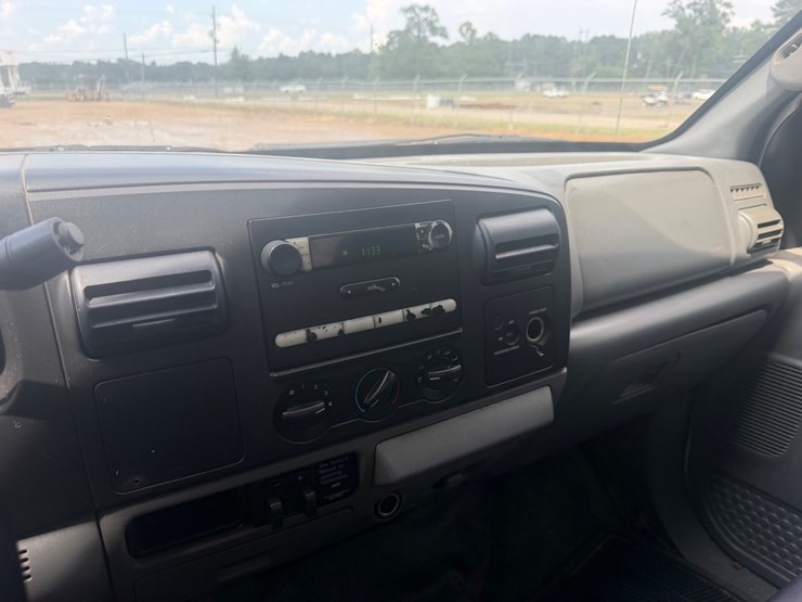 2005-ford-f250-image-17