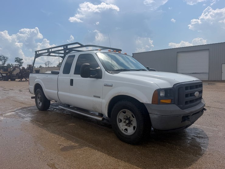 2005-ford-f250-image-1
