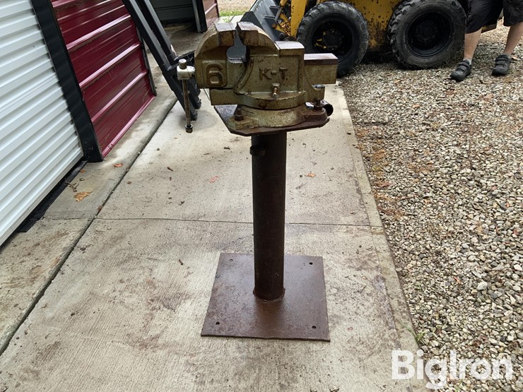 k-tool-6"-free-standing-hand-vice-image-4