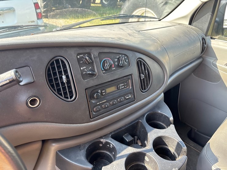 2006-ford-e350-image-7