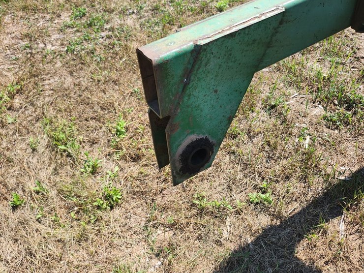 john-deere-235-image-7