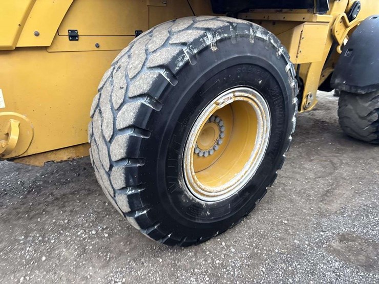 caterpillar-930k-image-10