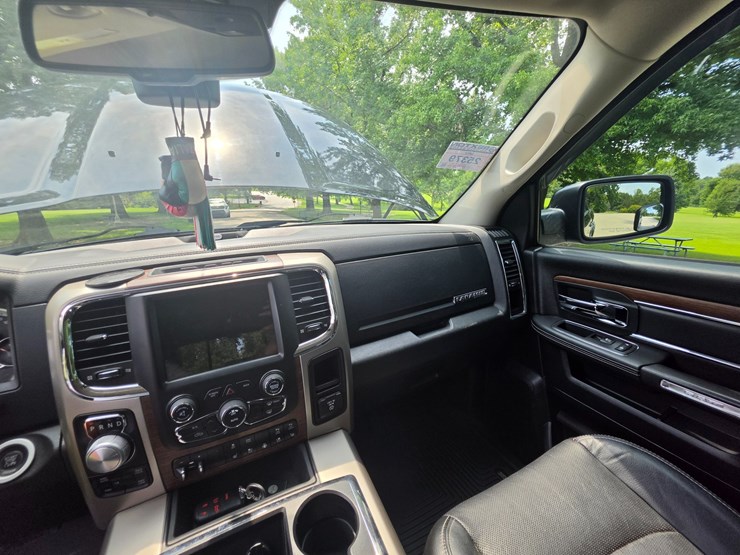 2014-dodge-1500-image-32