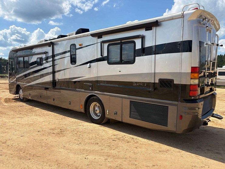 2003-freightliner-xc-fleetwood-revolution-diesel-pusher-motor-home-(65,650-miles)-image-2
