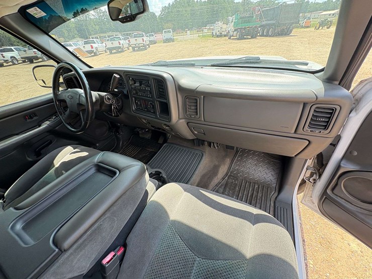 2006-chevrolet-silverado-1500-image-22