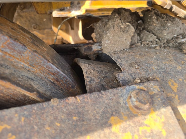 caterpillar-953d-image-39