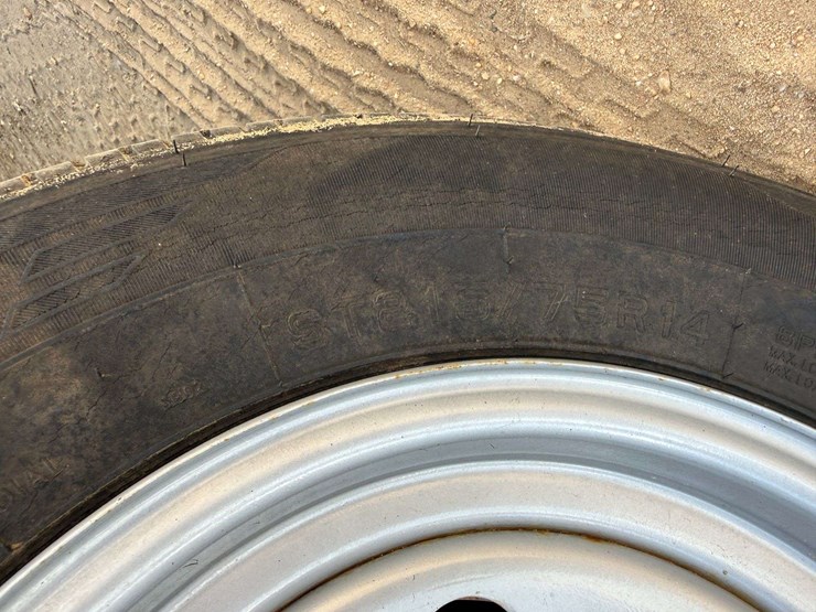 2021-keystone-bumper-pull-camper-image-14