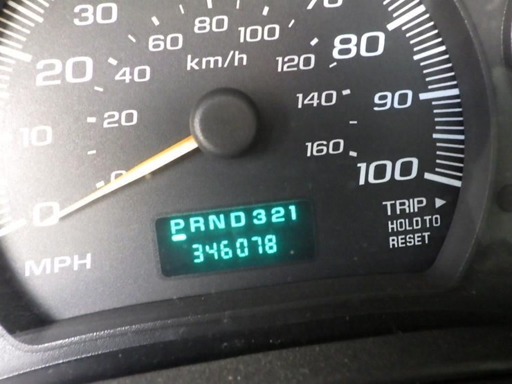 2003-chevrolet-3500-image-22