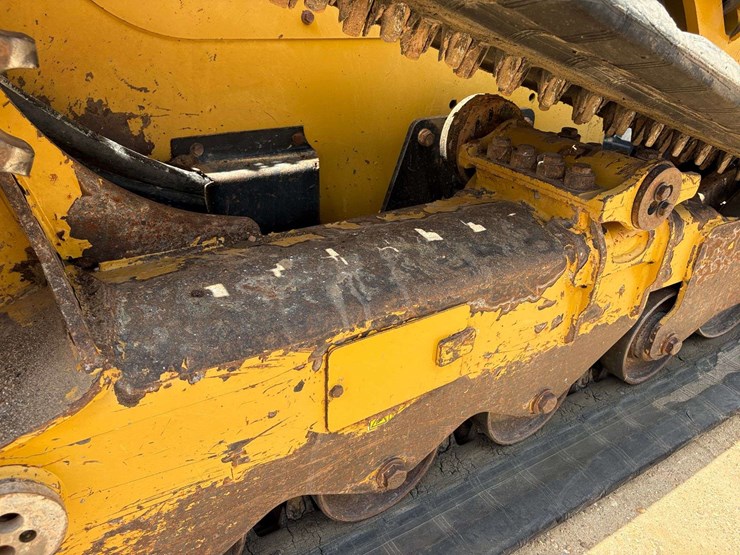 2019-caterpillar-299d2-image-23