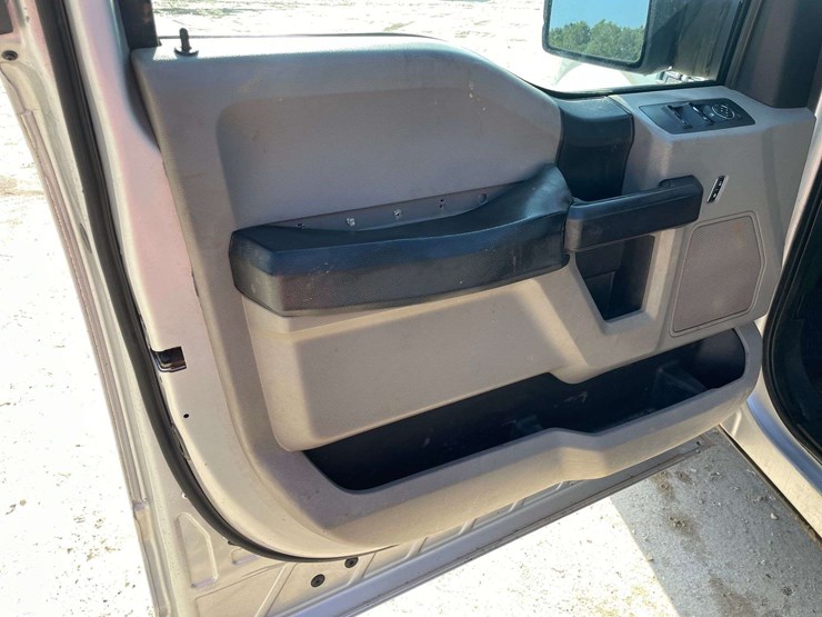 2018-ford-f150-xl-image-9