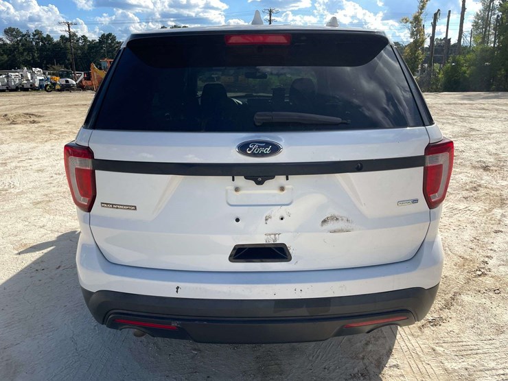 2018-ford-explorer-image-6