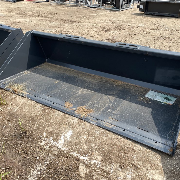 #9815 • Wolverine 82" Bucket Attachment