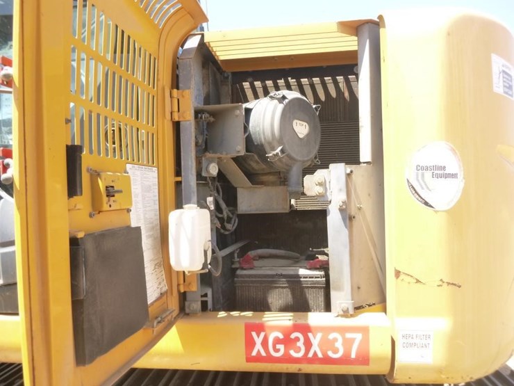 2011-deere-225d-lc-image-15