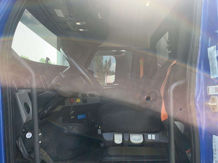 2021-freightliner-cascadia-truck-image-17