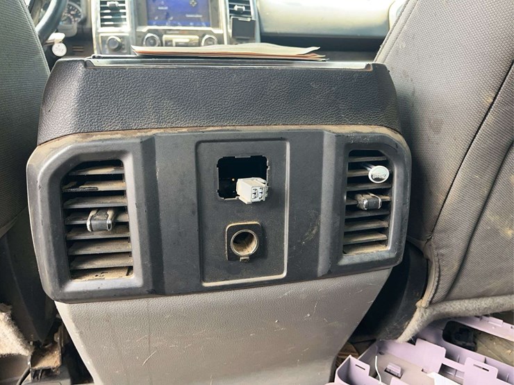 2016-ford-f150-image-28
