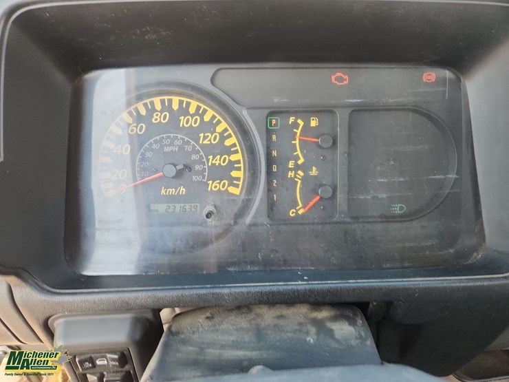 2005-gmc-w5500-image-18