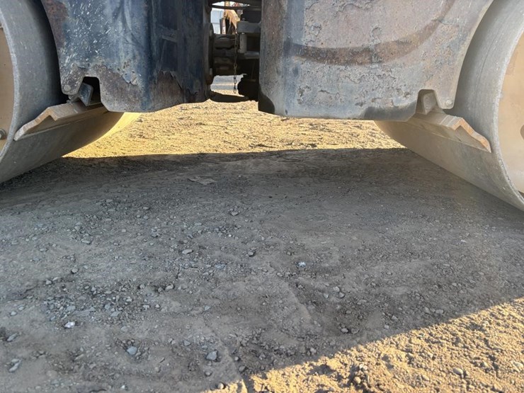 2006-caterpillar-cb-224e-image-12