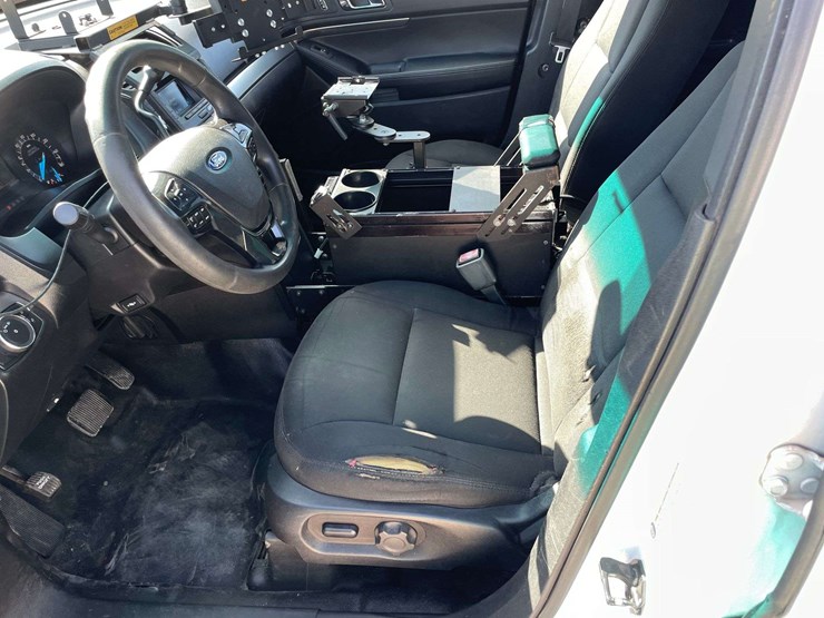 2018-ford-explorer-image-10