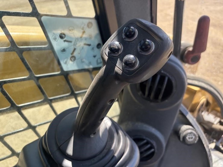 2019-caterpillar-272d2-image-24