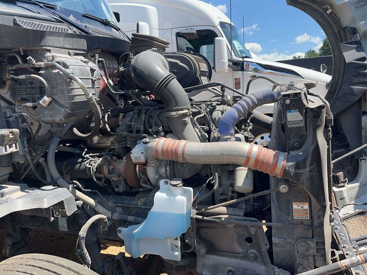 2022-kenworth-t680-image-41