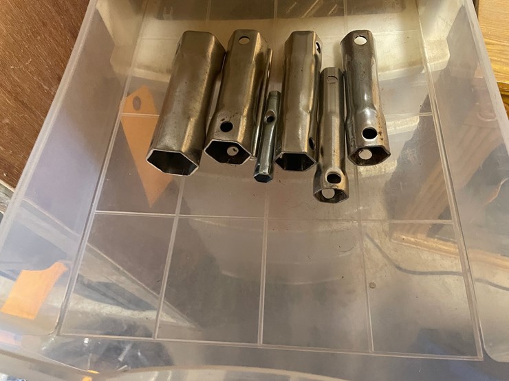 #10174-•-plastic-shelf-organize-and-contents-image-10