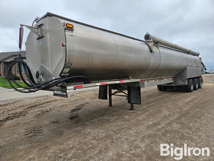 2014-walinga-hat-47-44102-tri/a-bulk-aluminum-feed-trailer-image-1