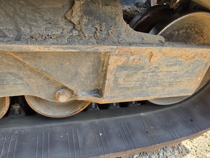 2020-bobcat-t770-image-39